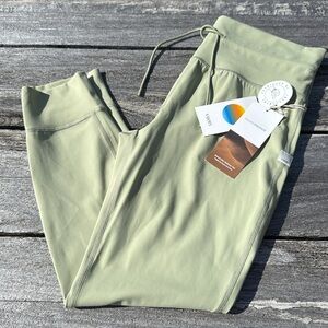 VUORI Daily Legging SPROUT‎ GREEN Legging Size XL NWT